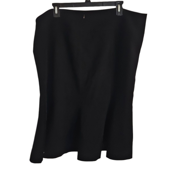 Torrid Trumpet Midi Skirt Black w/Hidden Zipper size 18 - Picture 4 of 8